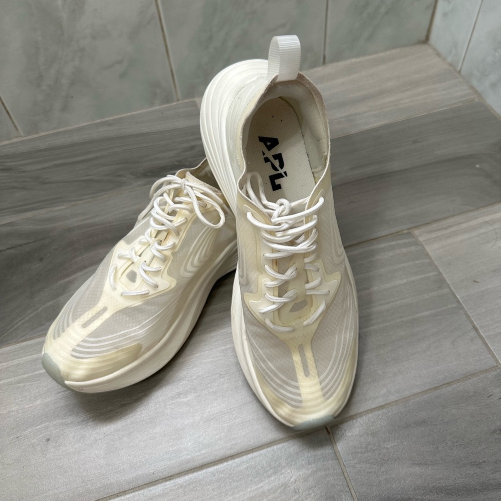 APL Streamline Sneaker